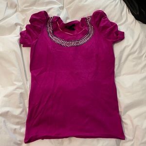 Bright short sleeve sweater with jeweled neck. Med
